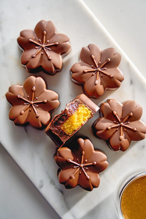 Sakura: Karottenkuchen mit Brigadeiro